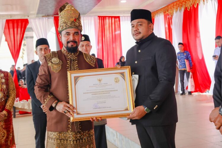 HUT Aceh Timur Ke-69 Khidmat, Bupati Al- Farlaky Apresiasi Seluruh Kinerja ASN