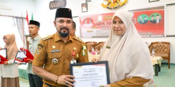 Bupati Al-Farlaky Dorong Guru Terus Berkarya pada MPA Award 2025