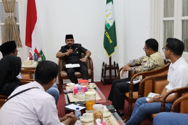 Tanggapi Keluhan Masyarakat, Bupati Al-Farlaky Panggil Manajemen Pupuk Indonesia