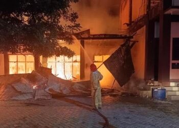 Api yang Membakar Pesantren, Bara yang Menyala Hati Santri