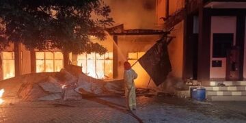 Api yang Membakar Pesantren, Bara yang Menyala Hati Santri