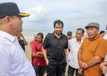 Mualem Tinjau Abrasi Parah di Lhok Puuk Aceh Utara: Kondisi Darurat, 38 Rumah Hilang