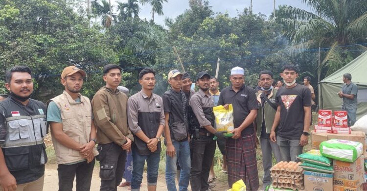 FIMA dan Masyarakat Salurkan Bantuan untuk Korban Bencana Alam di Langkahan