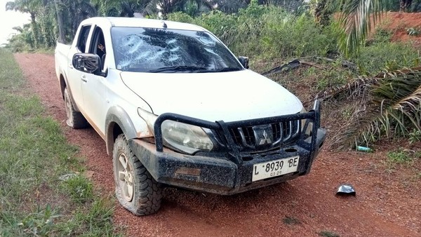 15 WNA Asal China Serang Petugas Keamanan di Ketapang, Dua Kendaraan Dirusak