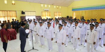 Lantik 68 Keuchik, Bupati Al-Farlaky Minta Gercep Bantu Penanggulangan Bencana