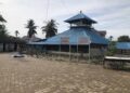 Warga Bersihkan Masjid Tuha Al Hikmah, Warisan Sejarah Aceh Timur di Simpang Ulim