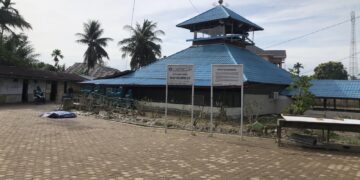 Warga Bersihkan Masjid Tuha Al Hikmah, Warisan Sejarah Aceh Timur di Simpang Ulim