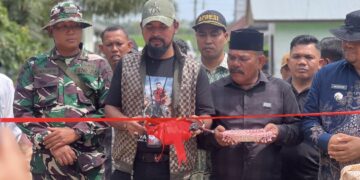 Bupati Al-Farlaky Resmikan Jembatan Bailey Perdana di Aceh Timur