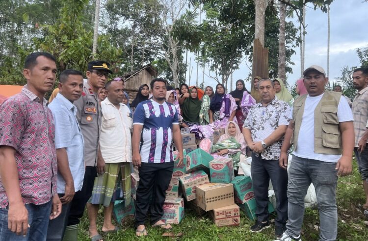 Bupati Al-Farlaky Kirim Logistik Untuk Korban Banjir Susulan