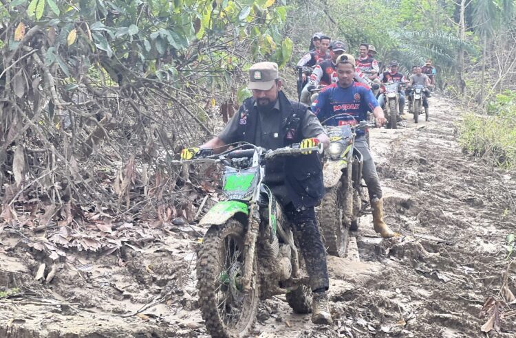 Kembali Terobos Kawasan Pedalaman, Al-Farlaky Antar Bantuan dan Pastikan Hunian Warga