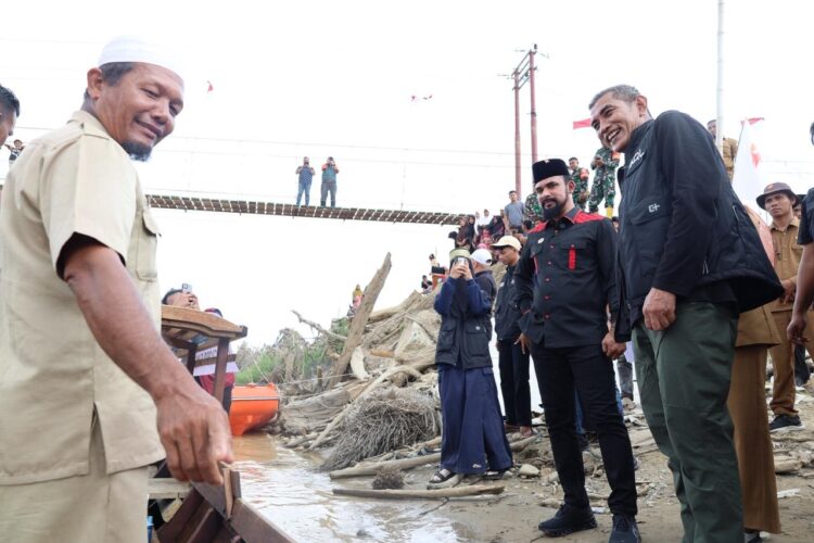 Serahkan 2 Perahu ke Simpang Jernih, Al-Farlaky: Harus Dimanfaatkan untuk Kebaikan