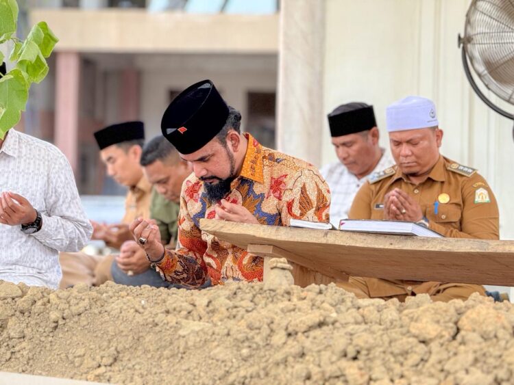 Bupati Aceh Timur Melayat ke Rumah Duka Istri Abu Daud Lueng Angen