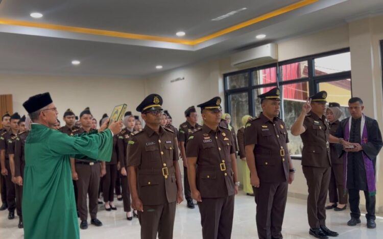 Kejari Aceh Selatan Lantik Empat Pejabat Struktural Baru