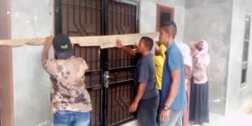 Warga Muara Satu Protes Nama Tak Masuk Daftar Korban Banjir, Kantor Desa Disegel