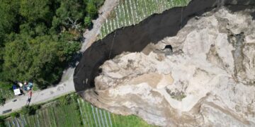 Lubang Raksasa di Aceh Tengah Kian Meluas, Jalan Alternatif Amblas