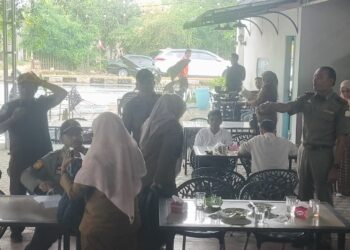 Satpol PP Langsa Bongkar Lapak Pedagang Kaki Lima, Pedagang Direlokasi