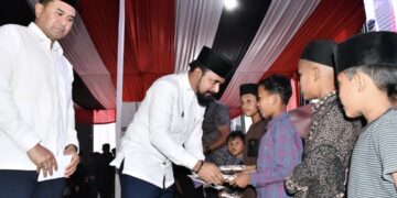 Bukber dengan Ribuan Masyarakat, Bupati Al-Farlaky Ajak Perkuat Persaudaraan