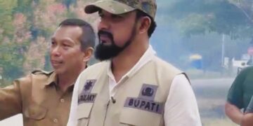 Bupati Al-Farlaky Instruksikan Gotroy, Seluruh ASN Turun Bersihkan Lingkungan Kantor