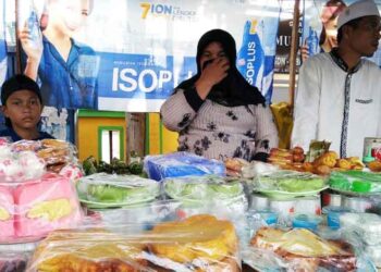 Harga Plastik Melambung, Pedagang Kue di Aceh Timur Terjepit