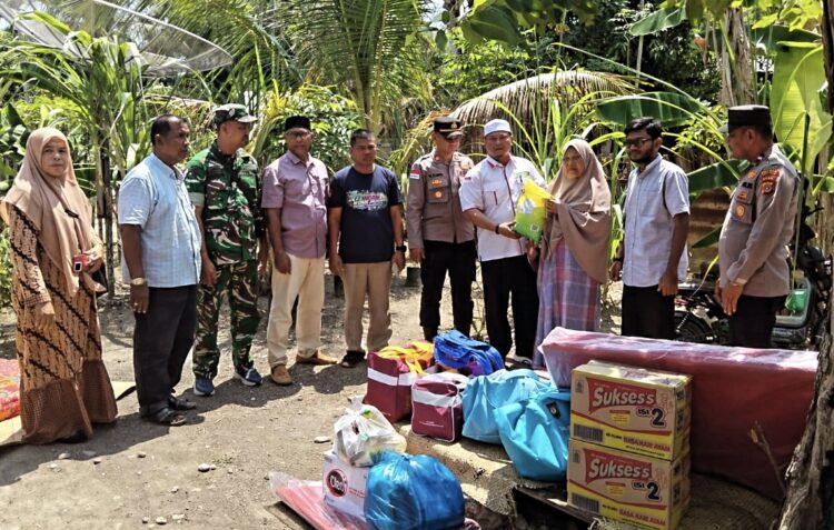 Gercep, Pemkab Aceh Timur Salurkan Bantuan Masa Panik ke Korban Kebakaran di Julok