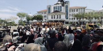 Warga Bireuen Kepung Kantor Bupati, Tuntut Bantuan Banjir Segera Cair