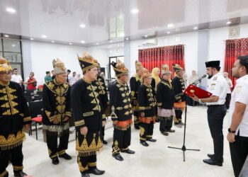 Bupati Al-Farlaky Lantik MAA Aceh Timur 2026-2030, Dorong Hidupkan Peradilan Adat