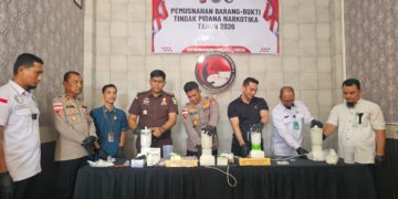 Polres Langsa Musnahkan 2,5 Kg Sabu, 8 Tersangka Terjerat Jaringan Lintas Daerah