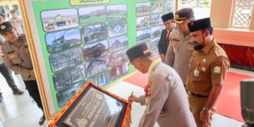 Bupati Al-Farlaky Dampingi Kapolda Aceh Resmikan Gedung Utama Polres Aceh Timur