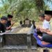 Dari Makam Orang Tua ke Pelukan Warga, Cara Bupati Al-Farlaky Rayakan Hari ke-2 Idul Adha