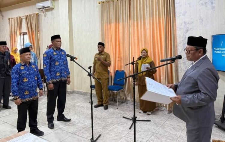 Plt Sekda Aceh Timur Lantik Dua Kabid Disdikbud: Jaga Amanah, Tingkatkan Mutu Pendidikan