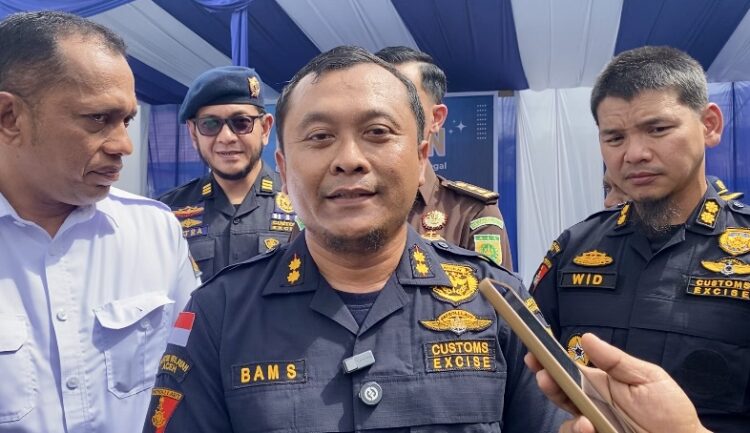 Tantangan Bea Cukai: Laporkan Pejabat Pemakai Rokok Ilegal