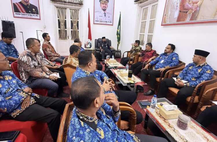 Pascabanjir, Bupati Al-Farlaky Minta Program Pembangunan Dievaluasi Ulang