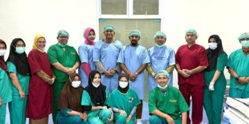 Bupati Al-Farlaky Pantau Langsung Operasi Bibir Sumbing