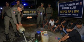 Razia Syariat Islam di Gunung Meriah Aceh Singkil, Satpol PP-WH Amankan Sejumlah Pemuda Pesta Tuak