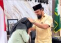 Viral Gowes Puluhan KM ke sekolah, Siswi Yatim di Aceh Timur Dapat Bantuan Bupati