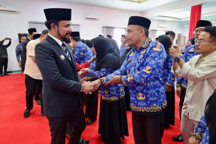 Ruang Guru Harus Rapi, WC Harus Bersih, Pesan Bupati ke 29 Pejabat Baru