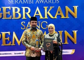 Al-Farlaky Terima Serambi Award, Inovasi Fiskal Aceh Timur Dipuji