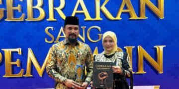 Al-Farlaky Terima Serambi Award, Inovasi Fiskal Aceh Timur Dipuji