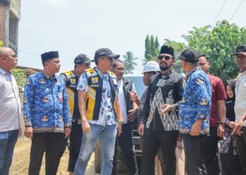 Tinjau Jalan Lhok Dalam–Panton Rayeok, Bupati Al-Farlaky Pastikan Pembangunan Permanen 2027