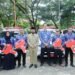 Dukung Pelayanan Dasar, Bupati Al-Farlaky Serahkan 6 Ambulans dan 2 Truk Sampah